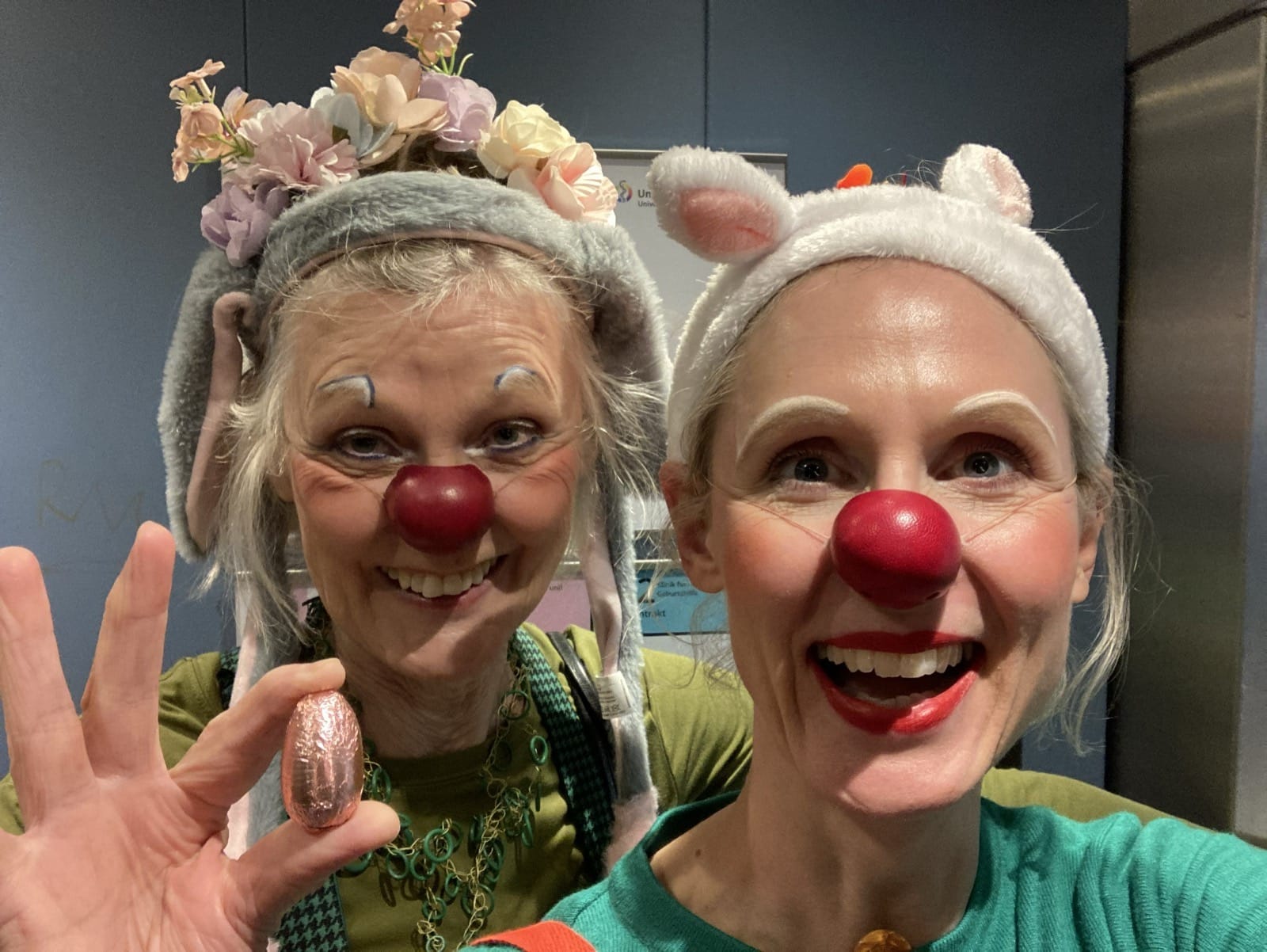 Elfie und Möwe wünschen Frohe Ostern